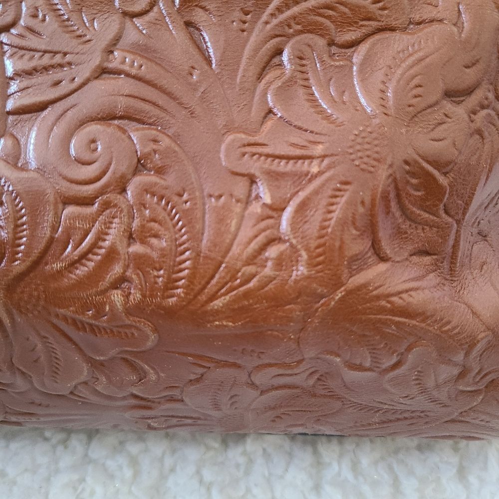 Patricia Nash Poppy‎ Tote in Burnished Tooled Gold - Picture 2 of 14